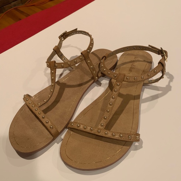 Kelly & Katie Brown Sandals with Gold Accents - Picture 2 of 6
